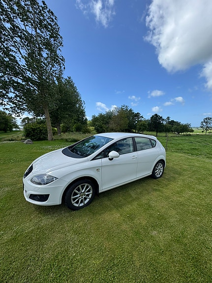 Seat Leon 2 of 8