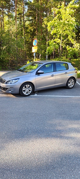 Peugeot 308 4 of 6