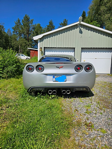 Chevrolet Corvette 3 of 5