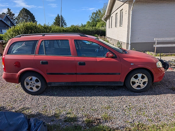 Opel Astra 2 of 4