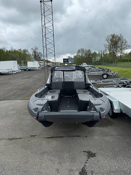Pioner Multi III med Kapell och Suzuki 80hk 7 of 7