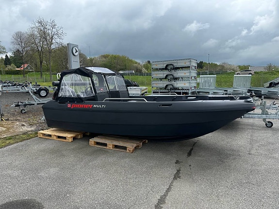 Pioner Multi III med Kapell och Suzuki 80hk
