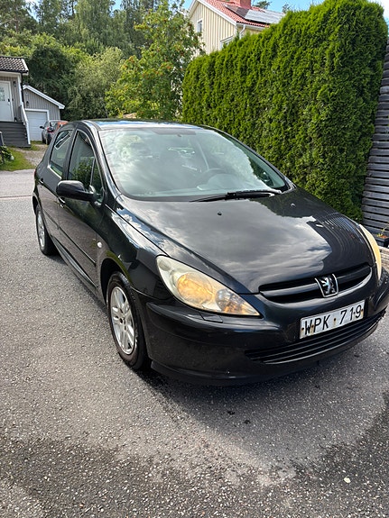 Peugeot 307 2 of 5