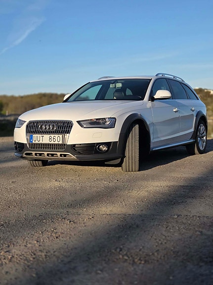 Audi A4 allroad 2 of 5