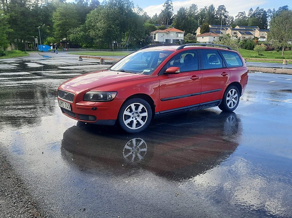 Volvo V50 3 of 5