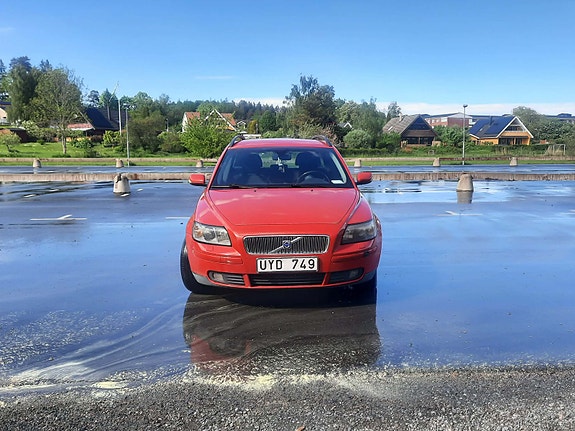 Volvo V50 4 of 5