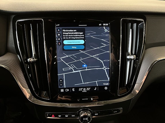 Volvo V60 Cross Country 11 of 15