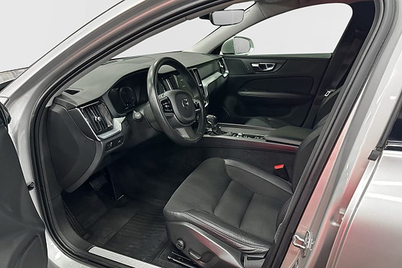 Volvo V60 Cross Country 4 of 5