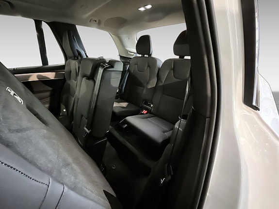 Volvo XC90 12 of 19