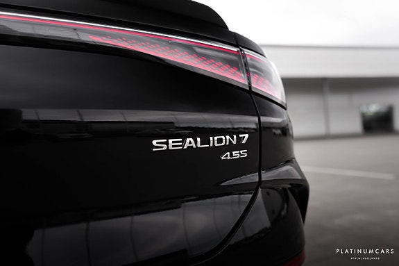 BYD Sealion 7 25 of 28