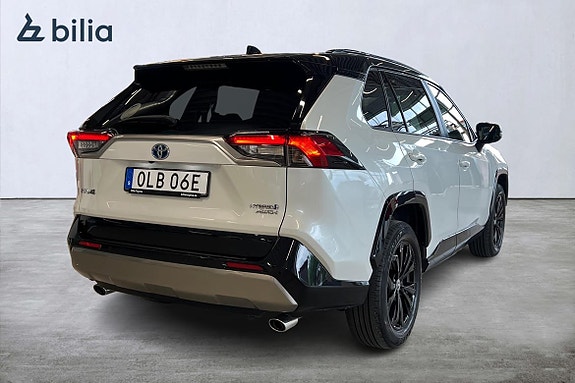 Toyota RAV4 18 of 23