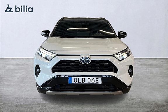 Toyota RAV4 6 of 23