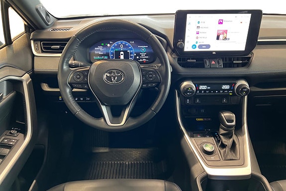 Toyota RAV4 9 of 23