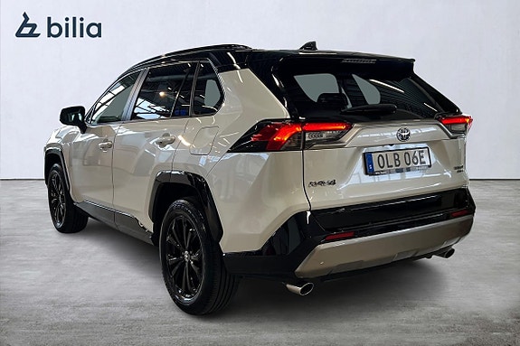 Toyota RAV4 2 of 5