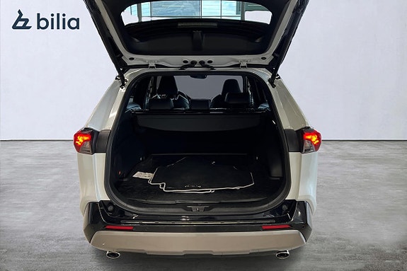 Toyota RAV4 11 of 23