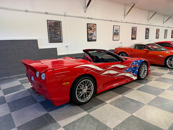 Chevrolet Corvette 4 of 5