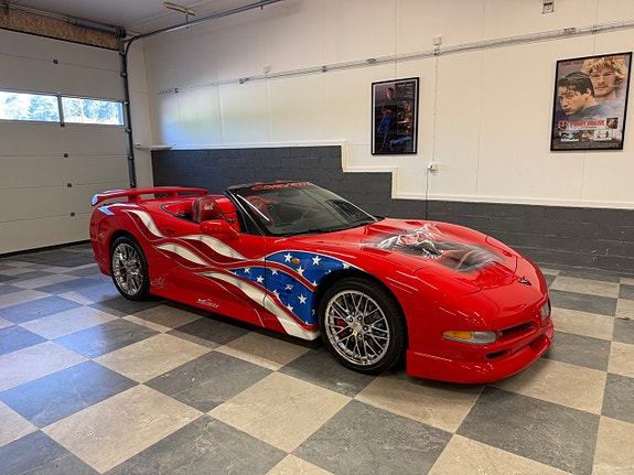 Chevrolet Corvette 2 of 5