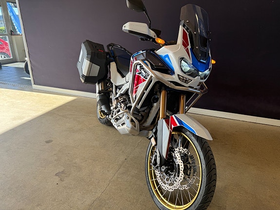 Honda CRF1100D4 Africa Twin DCT Adv Sports 2 of 13