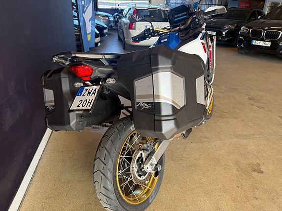 Honda CRF1100D4 Africa Twin DCT Adv Sports 4 of 13
