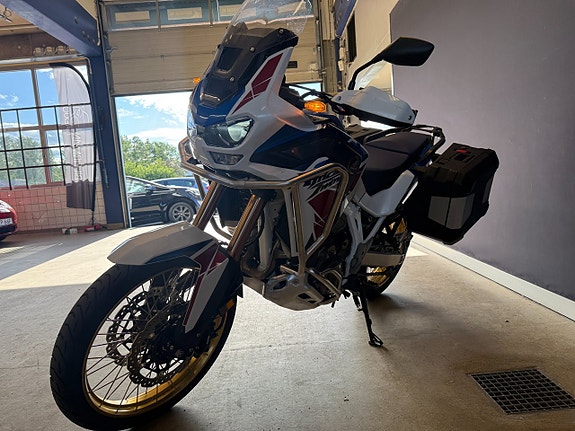 Honda CRF1100D4 Africa Twin DCT Adv Sports 3 of 13