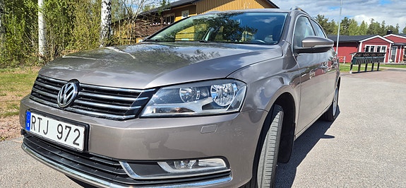 Volkswagen Passat 2 of 5