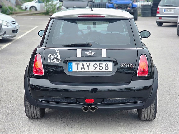 MINI Cooper S 5 of 5
