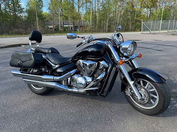 Suzuki VLR1800 Intruder 2 of 3
