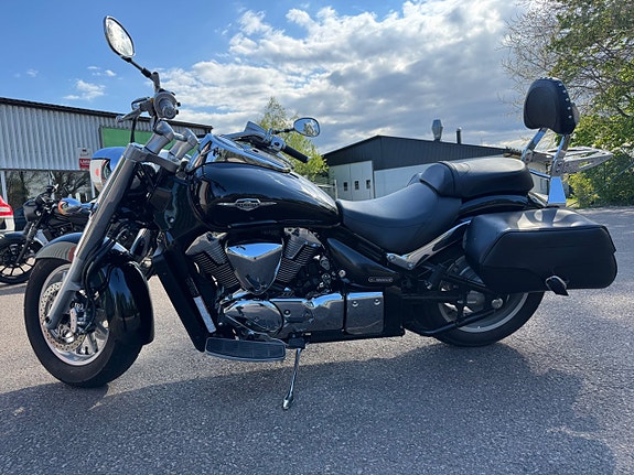 Suzuki VLR1800 Intruder 3 of 3