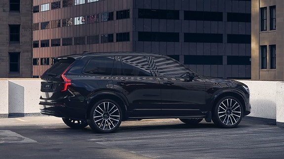 Volvo XC90 10 of 27