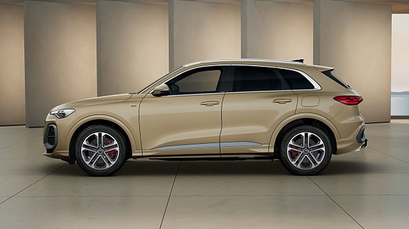 Audi Q5 2 of 5