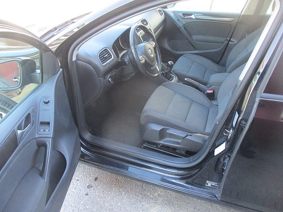 Volkswagen Golf VI 10 of 11