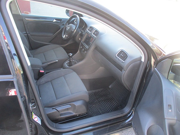 Volkswagen Golf VI 9 of 11