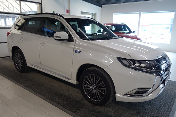 Mitsubishi Outlander 4 of 5