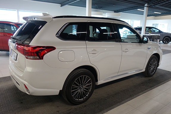 Mitsubishi Outlander 3 of 5