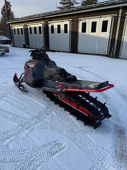 Arctic-cat Alpha M8000 5 of 5
