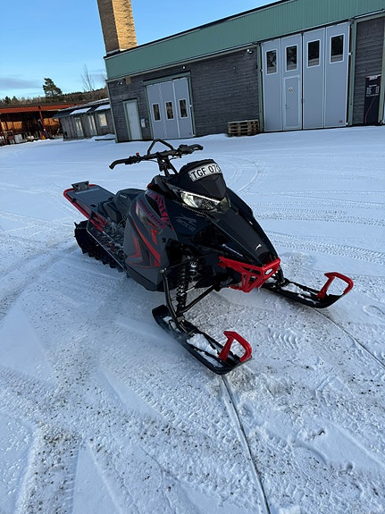 Arctic-cat Alpha M8000 3 of 5