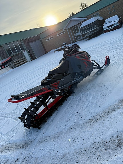 Arctic-cat Alpha M8000 2 of 5