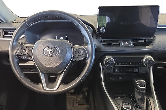 Toyota RAV4 12 of 18