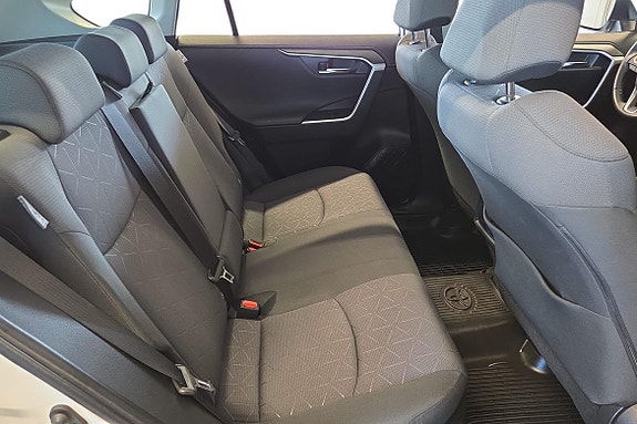 Toyota RAV4 14 of 18