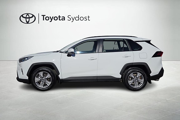 Toyota RAV4 3 of 18