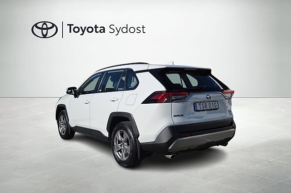 Toyota RAV4 4 of 18