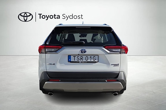 Toyota RAV4 5 of 18