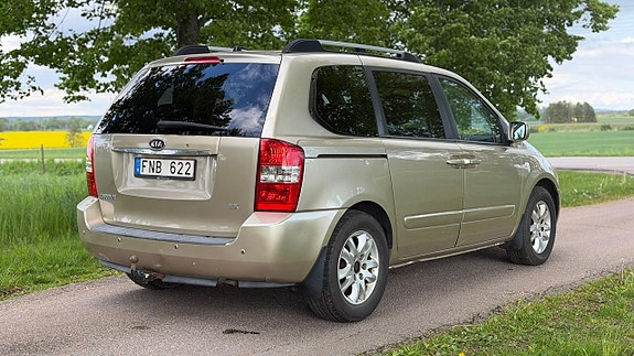 Kia Carnival 4 of 22