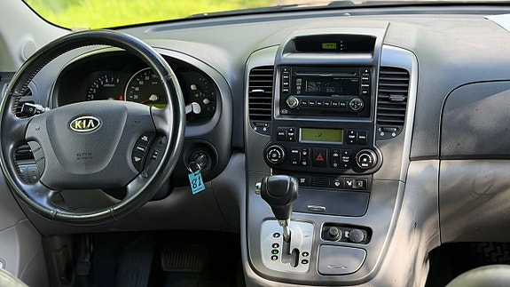 Kia Carnival 9 of 22