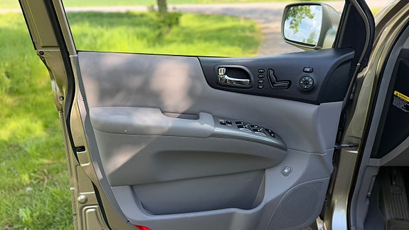 Kia Carnival 16 of 22
