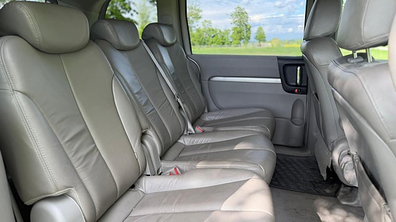 Kia Carnival 13 of 22