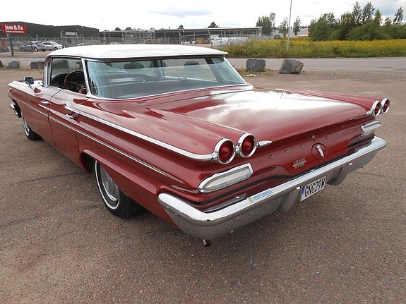 Pontiac Ventura 6 of 17