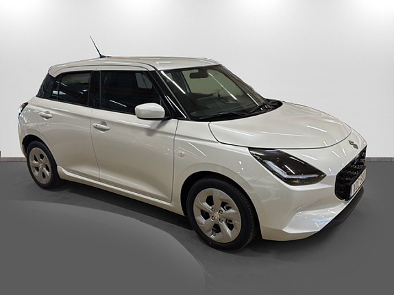 Suzuki Swift 3 of 5