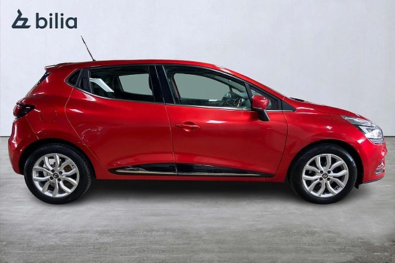 Renault Clio 17 of 21