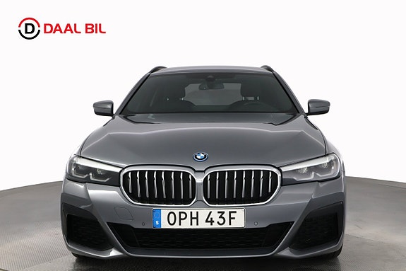 BMW 530e 2 of 5